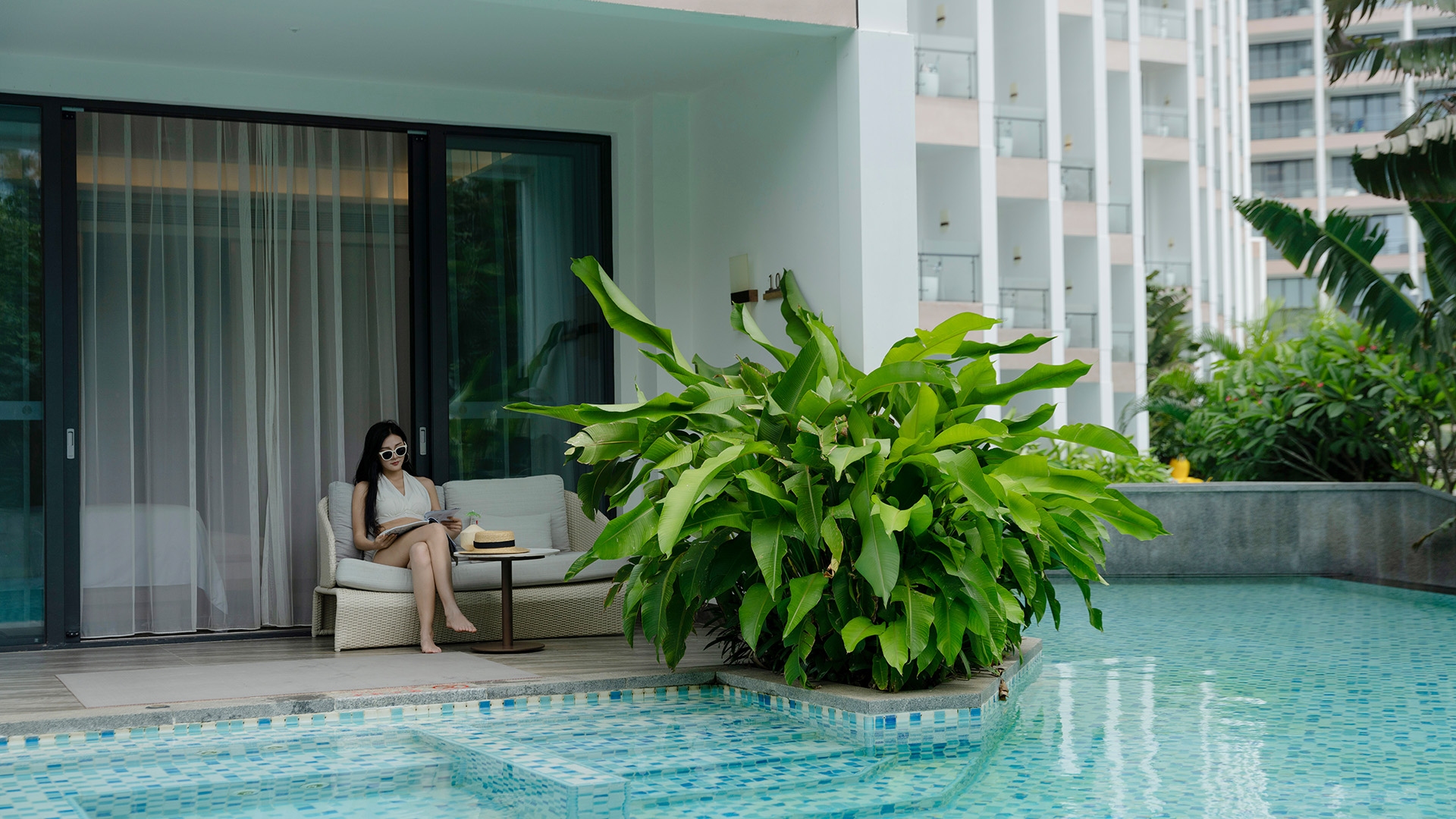 枕海听涛 近海亲海